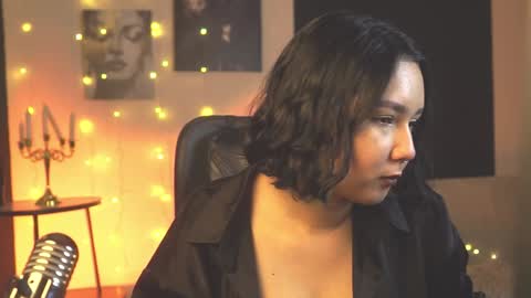 Snapshot of adellenebrown chatting on 12.24.24 Adelina online show from 12.24.24