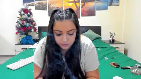 Adellineee online show from 12.30.24