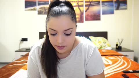 Adellineee online show from 02.10.25