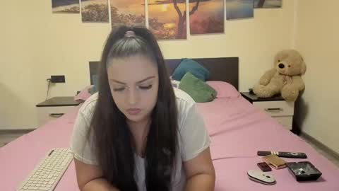 Adellineee online show from 04.16.26