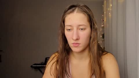 Snapshot of adellqueen chatting on 12.04.24 Adell online show from 12.04.24