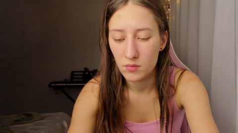 Snapshot of adellqueen chatting on 12.10.24 Adell online show from 12.10.24