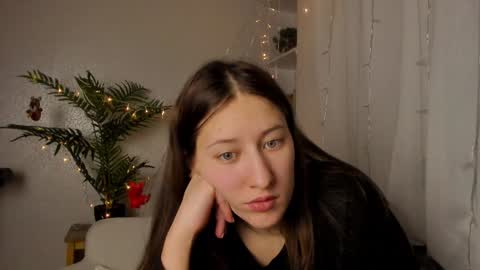 Snapshot of adellqueen chatting on 02.08.25 Adell online show from 02.08.25