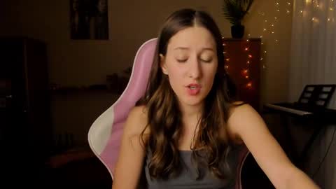 Snapshot of adellqueen chatting on 03.12.25 Adell online show from 03.12.25