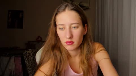 Snapshot of adellqueen chatting on 09.18.25 Adell online show from 09.18.25