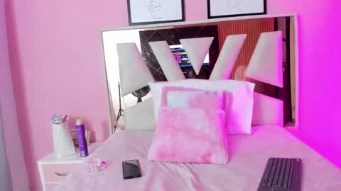 Snapshot of adharacute18_ chatting on 11.19.25 ADHARA online show from 11.19.25