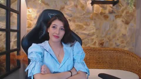 Adhara Hamilton  online show from 09.12.25