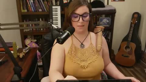 Snapshot of adobe_angel304 chatting on 12.18.24 adobe_angel304 online show from 12.18.24