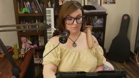 Snapshot of adobe_angel304 chatting on 01.03.25 adobe_angel304 online show from 01.03.25