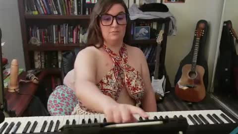 Snapshot of adobe_angel304 chatting on 10.14.25 adobe_angel304 online show from 10.14.25