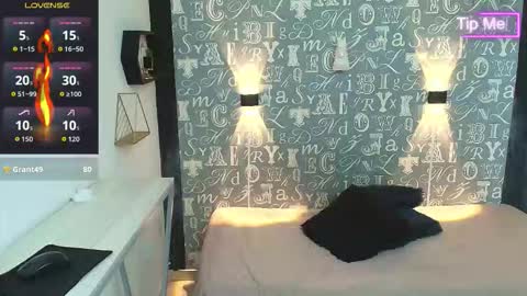 Snapshot of adonis__walker chatting on 11.05.25 ADONIS online show from 11.05.25