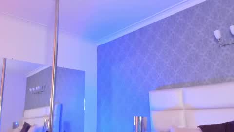 Adonis  online show from 10.12.25