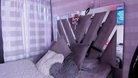 Snapshot of adorabolt chatting on 10.08.25 Stormi online show from 10.08.25