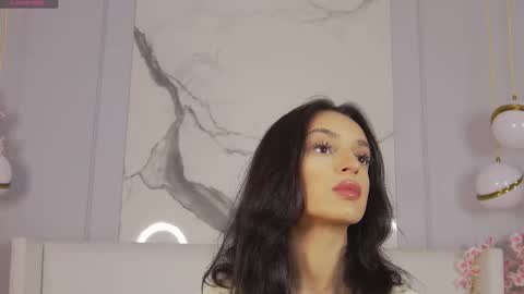 adoracortes online show from 10.11.25