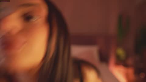 adoracortes online show from 11.18.25