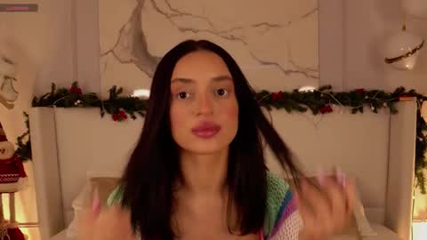 adoracortes online show from 12.20.25