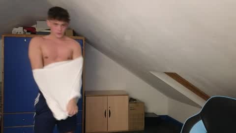 Snapshot of adr_twink chatting on 04.08.26 ADR Twink online show from 04.08.26