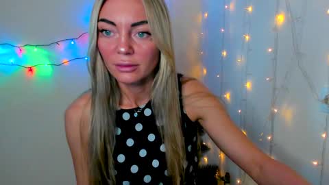 Adriana online show from 12.21.24