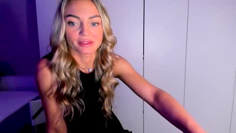 Adriana online show from 12.25.24