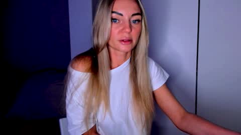 Adriana online show from 01.06.25