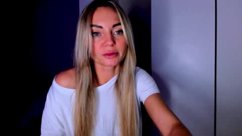 Adriana online show from 01.06.25