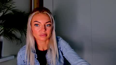 Adriana online show from 09.15.25