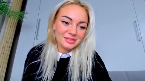 Adriana online show from 10.10.25