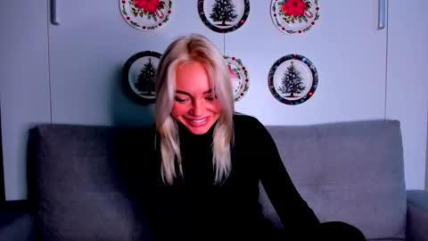 Adriana online show from 11.28.25