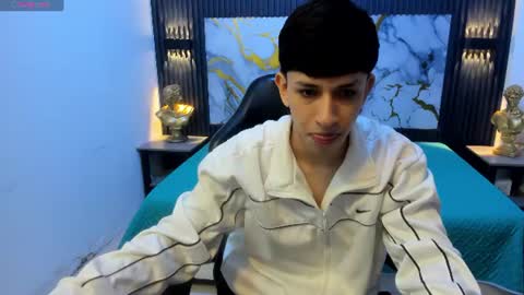 Snapshot of adrianfranko chatting on 06.19.26 Adrian Franco online show from 06.19.26