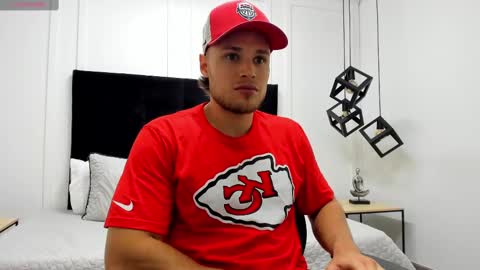 Snapshot of adrien_roche888 chatting on 01.22.25 Adrein Roche online show from 01.22.25