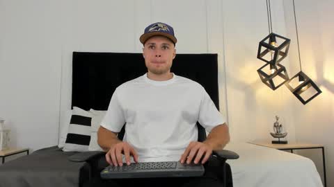 Snapshot of adrien_roche888 chatting on 02.11.25 Adrein Roche online show from 02.11.25