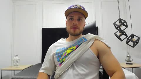 Snapshot of adrien_roche888 chatting on 10.23.25 Adrein Roche online show from 10.23.25