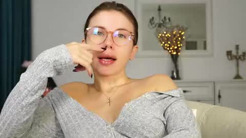 Aelia online show from 10.09.25