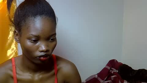 Snapshot of afri_kanaslim chatting on 10.28.25 afri kanaslim online show from 10.28.25