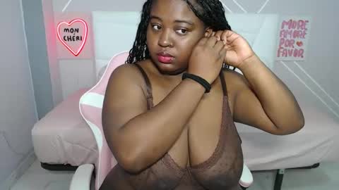 Snapshot of afroditaebano chatting on 05.19.26 afroditaebano online show from 05.19.26