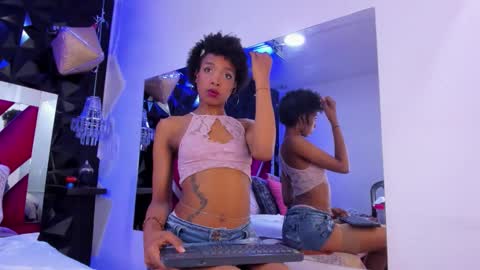 Snapshot of afroditagreenn chatting on 10.14.25 Afrodita online show from 10.14.25