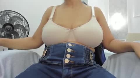 A G A T A  online show from 04.15.26