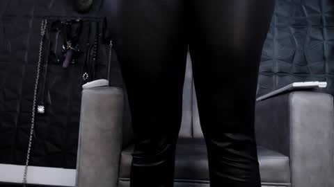 Snapshot of agata_darkness chatting on 02.13.25 Miss Agata online show from 02.13.25