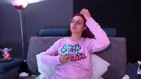 Agata Collinss online show from 09.29.25