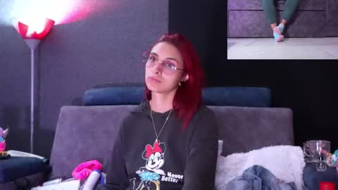 Agata Collinss online show from 10.17.25