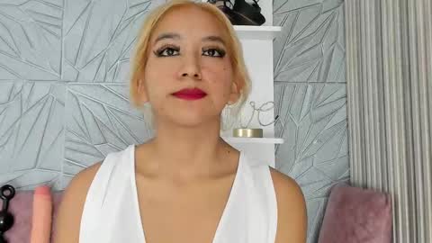 Agatadelphine online show from 10.06.25