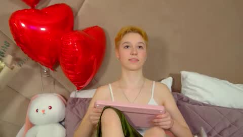 Snapshot of agatagate chatting on 02.12.26 AgataGate online show from 02.12.26