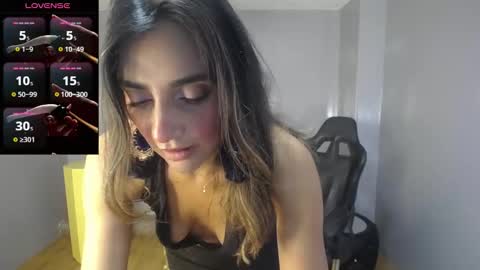 Snapshot of agatha_brooks_t chatting on 09.15.25 AGATHA online show from 09.15.25