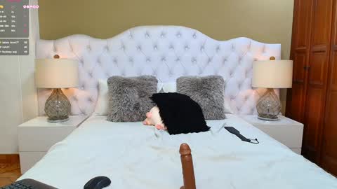 Snapshot of agatha_lenon chatting on 01.30.25 Agatha online show from 01.30.25