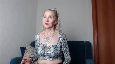 Snapshot of agatha_moore_ chatting on 10.22.25 Agatha online show from 10.22.25