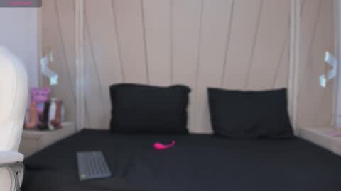 Agatha Steel online show from 09.20.25