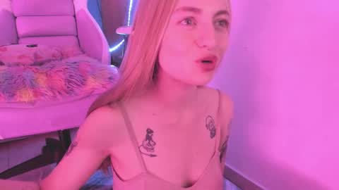 Snapshot of agathaa_ks_ chatting on 01.19.25 Camila 2 online show from 01.19.25