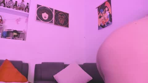 Snapshot of agathaa_ks_ chatting on 02.21.25 Camila 2 online show from 02.21.25