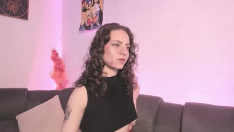 Snapshot of agathaa_ks_ chatting on 11.13.25 Camila 2 online show from 11.13.25