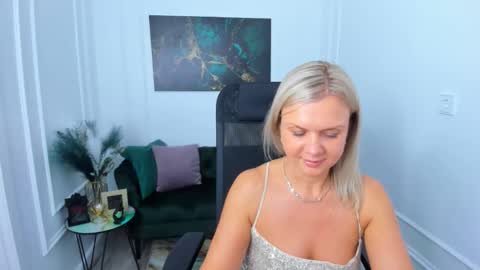 Snapshot of agathaklouin chatting on 02.05.26 Agatha online show from 02.05.26